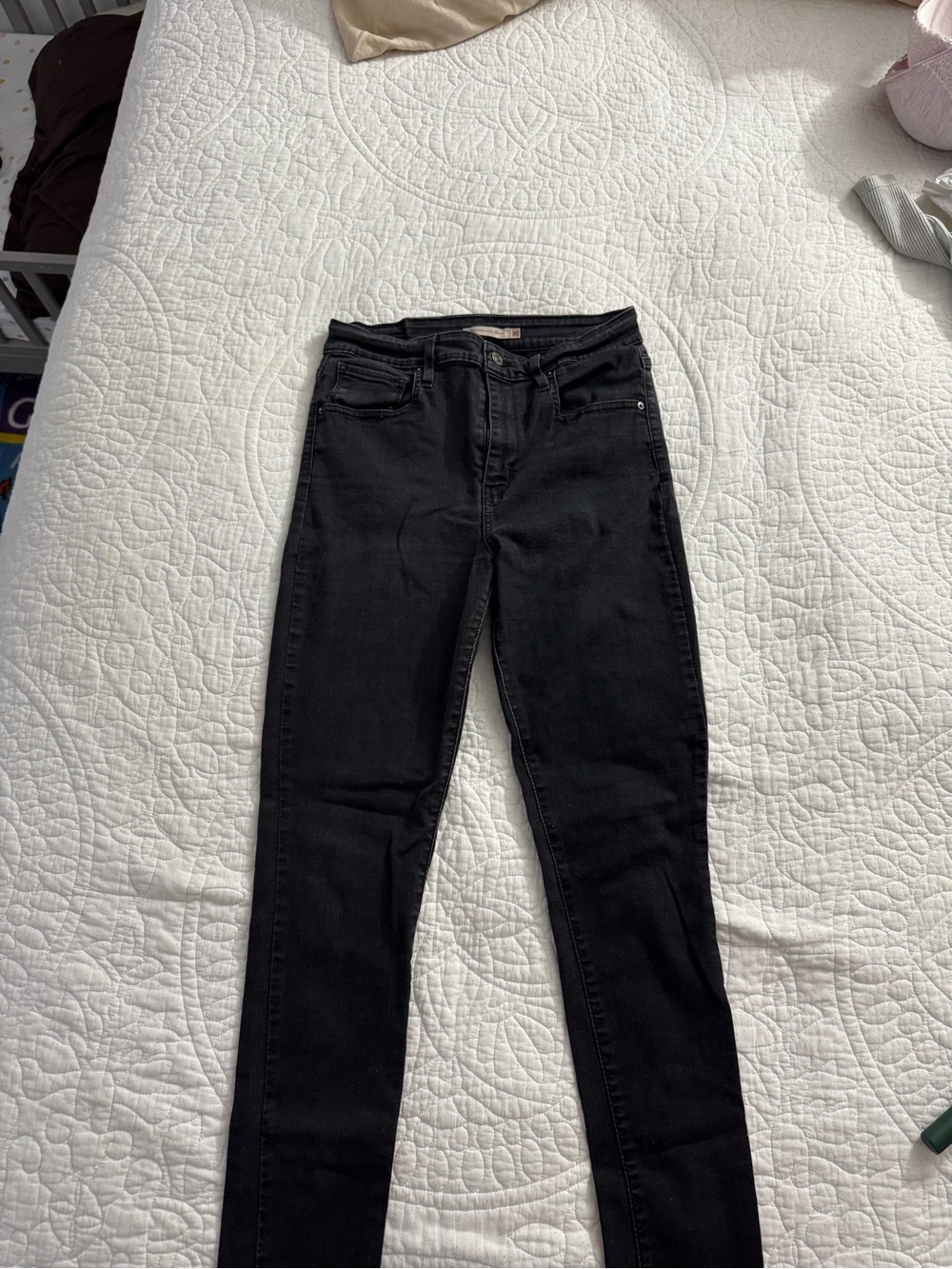 Levi's Black Skinny Jeans — Stretch High-Rise Fit